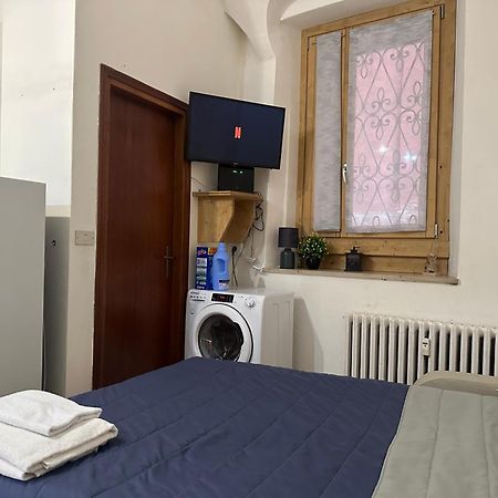 Flat In City Centre Tirano - 10 Minutes From Bernina Express Lejlighed Eksteriør billede