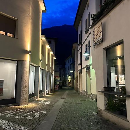 Flat In City Centre Tirano - 10 Minutes From Bernina Express Lejlighed Eksteriør billede