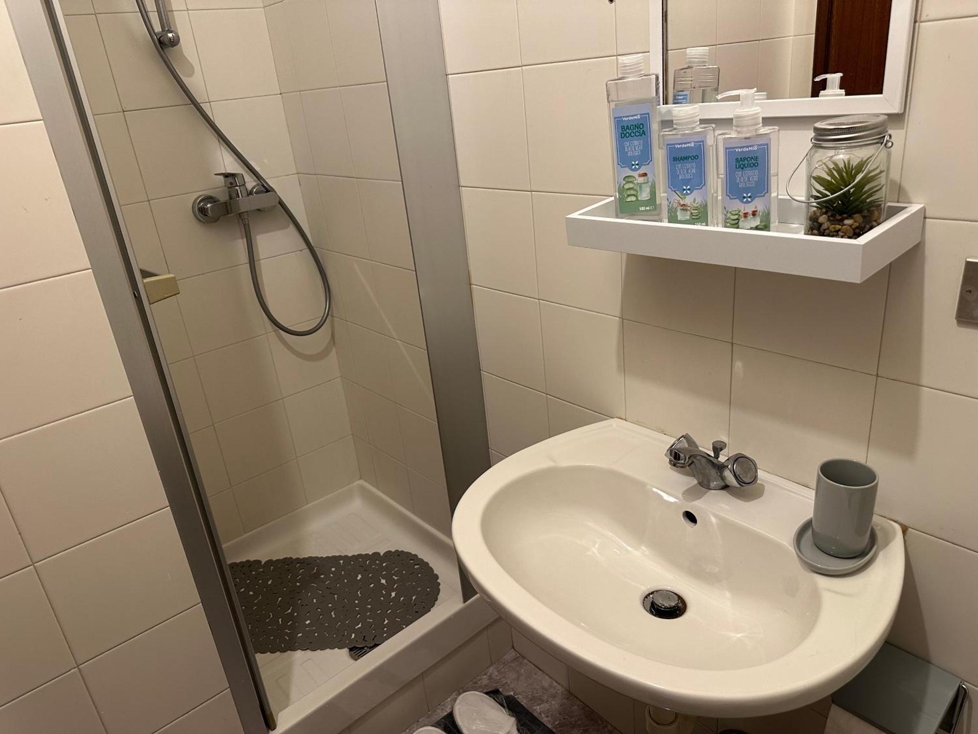 Flat In City Centre Tirano - 10 Minutes From Bernina Express Lejlighed Eksteriør billede